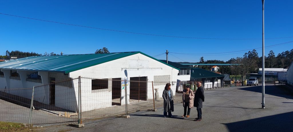 A rehabilitación da nave do polbo do recinto feiral de Moeche estará rematada para a feira do 23 de abril