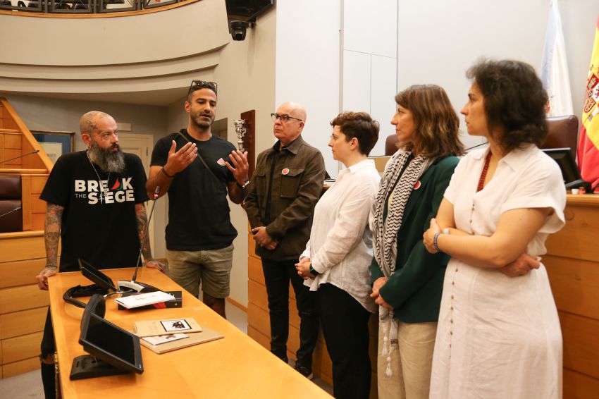 A Deputación da Coruña recibe a visita da “Flotilla da Liberdade”