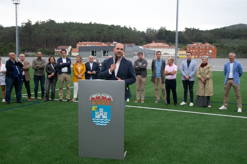 Inaugurado o campo de fútbol ‘Irmandiño’ de Vimianzo, reformado con financiación provincial