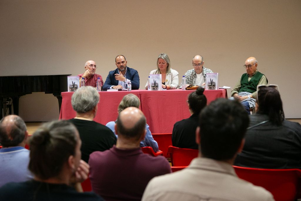 A Deputación da Coruña reivindica en Fene a memoria das vítimas do franquismo na presentación do libro “Memorial e Monumento ás vítimas do franquismo en Ferrolterra, Eume e Ortegal”