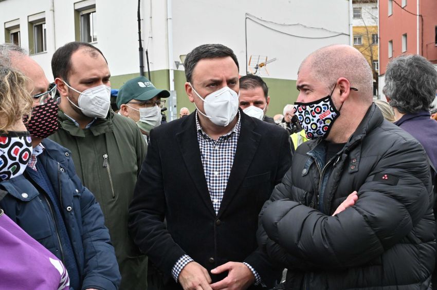 Formoso chama a defender a “democracia e a liberdade” na ofrenda floral realizada en Ferrol polo Día da Clase Obreira Galega