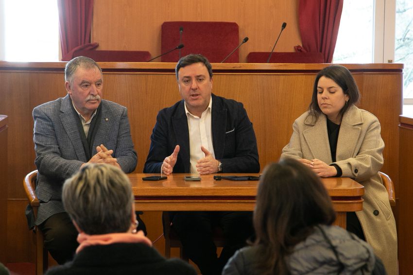 Formoso destaca que a Deputación “inviste máis nos concellos coruñeses que a Xunta nos de toda Galicia” e reclama mellorar o financiamento municipal