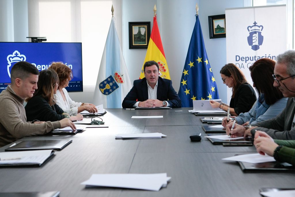 Formoso anima os autónomos a optar ás axudas da Deputación da Coruña para este colectivo
