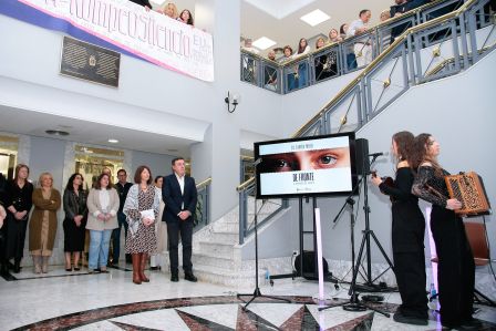 A deputada de Igualdade clausura na Asociación Ambar, de Ribeira, os obradoiros de capacitación dixital para a detección de violencias sexuais