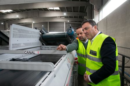 Formoso visita a sede central de Televés en Santiago