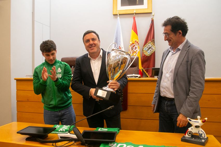 A Deputación recibe o Liceo tras gañar a Copa do Rei e anima ao equipo a “culminar o dobrete coa OK Liga”
