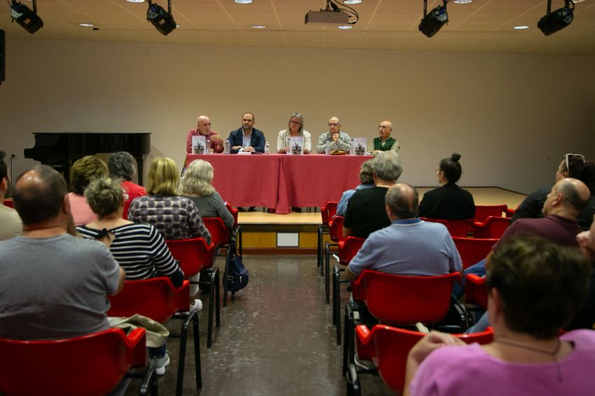 A Deputación da Coruña reivindica en Fene a memoria das vítimas do franquismo na presentación do libro “Memorial e Monumento ás vítimas do franquismo en Ferrolterra, Eume e Ortegal”