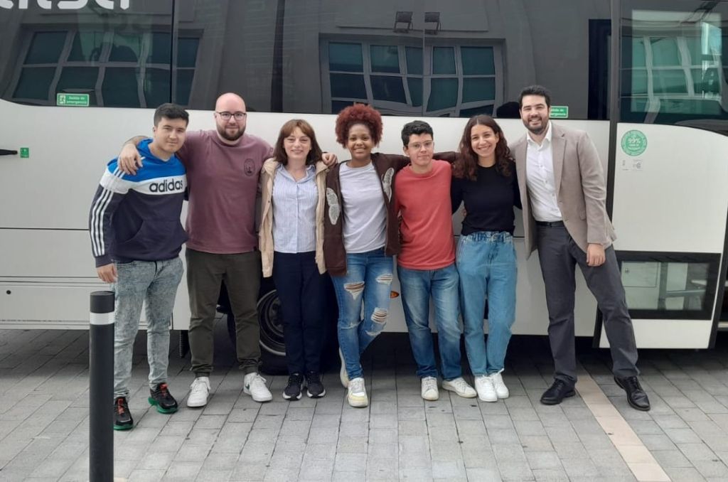 O Encontro ClubUE, organizado por EUROPE DIRECT A Coruña, celebra en Oviedo a súa segunda edición, centrada na formación sobre uso seguro e responsable de Internet