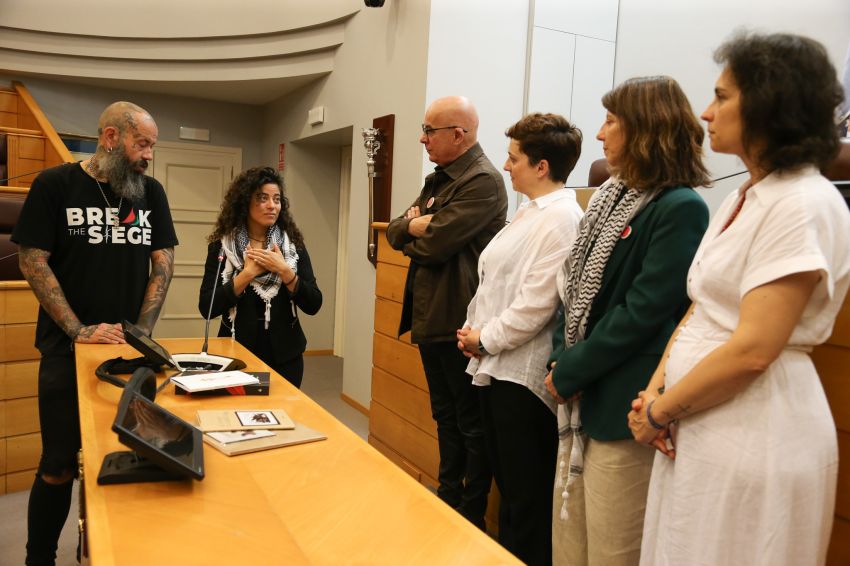 A Deputación da Coruña recibe a visita da “Flotilla da Liberdade”