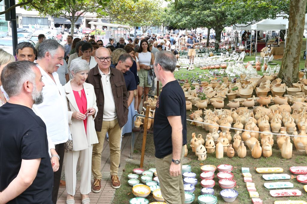 Regueira destaca na presentación de ‘Alfaroleiros’ o potencial da olería como dinamizadora da economía local