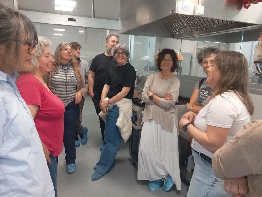 Unha ducia de persoas inician a súa formación para incorporarse ás cociñas colaborativas de “Transformando en Brión”, na Rede Provincial de Coworking da Deputación da Coruña