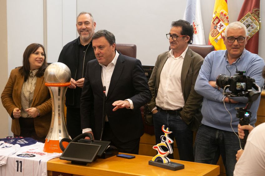 A Deputación felicita o Obradoiro polo seu regreso á ACB
