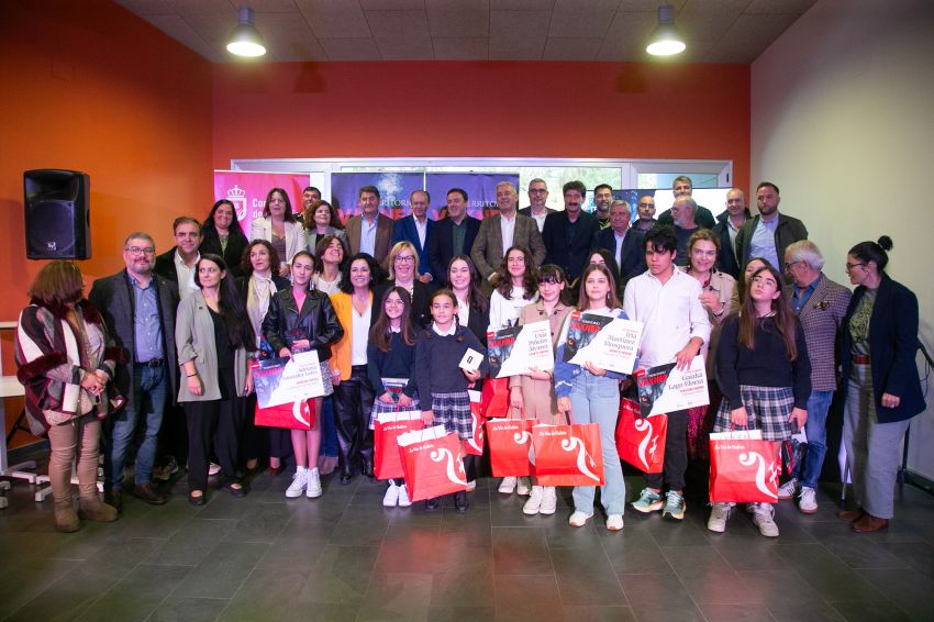 Formoso participou en Dumbría na entrega dos premios do certame literario ‘Territorio Vákner’