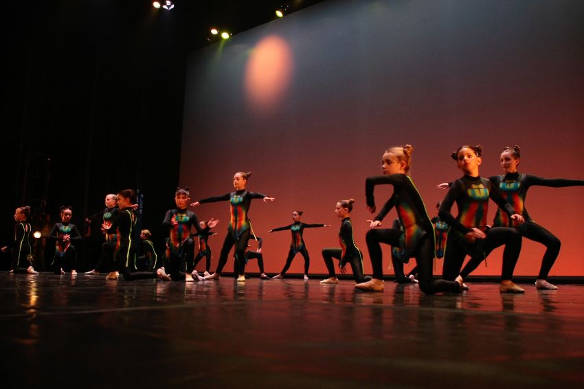 O Teatro Colón acolleu a Gala de Fin de Curso do Conservatorio de Danza da Deputación