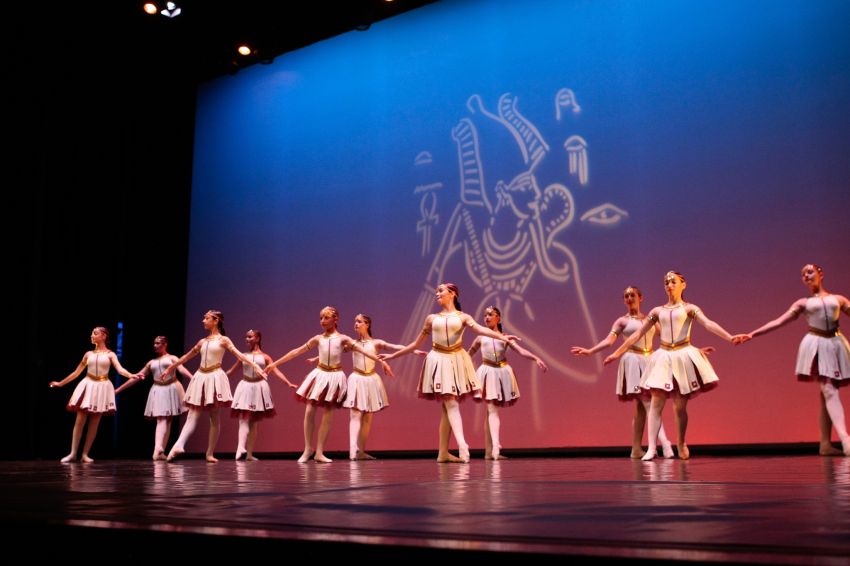 O Teatro Colón acolleu a Gala de Fin de Curso do Conservatorio de Danza da Deputación