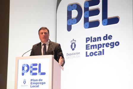 O vicepresidente Xosé Regueira entrega o Premio Iniciativa Emprendedora de AJE Coruña