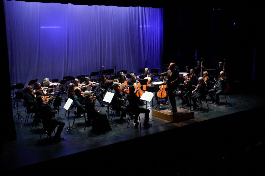 O novo auditorio de Ribeira acolleu o concerto da Orquestra Sinfónica de Galicia