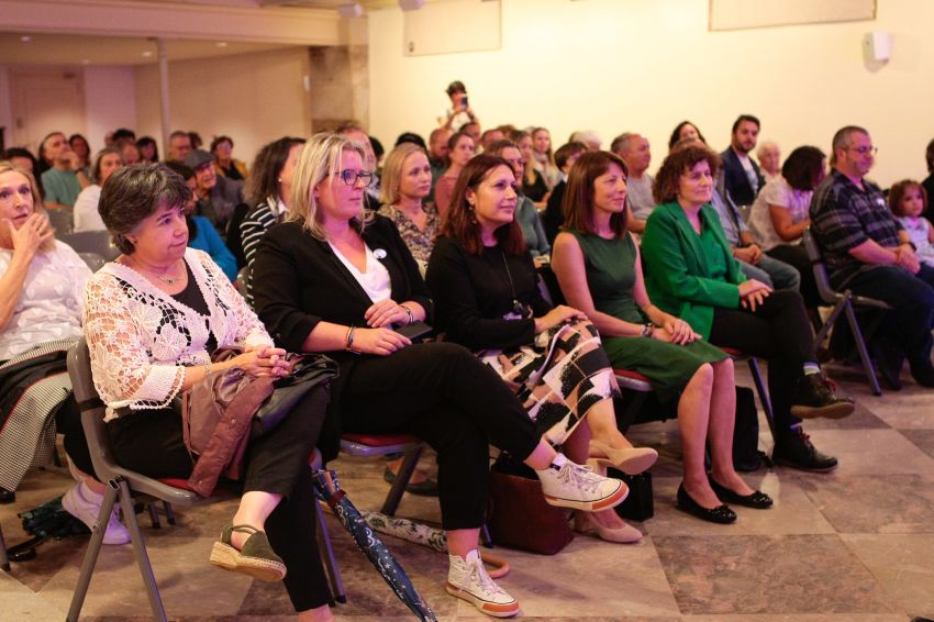 A Deputación entrega os premios Rosalía de Castro en Santiago