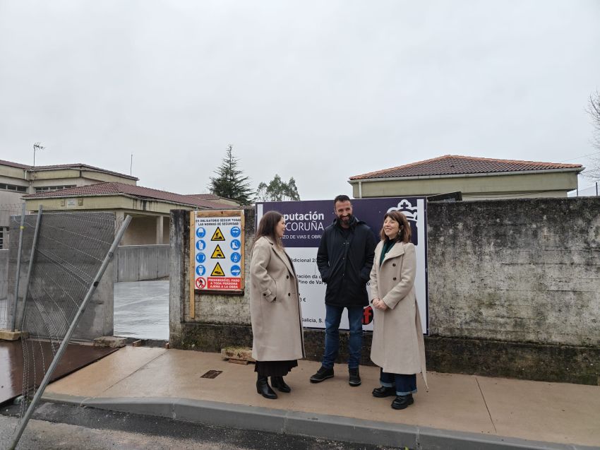 Cristina García salienta en Mazaricos a colaboración da Deputación para  recuperar un edificio sen uso e destinalo a local social