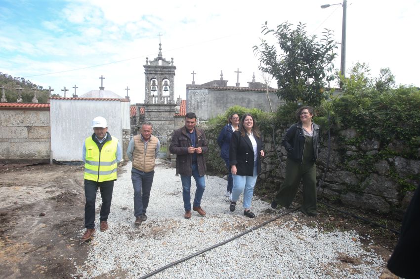 A deputada de plans provinciais, Cristina García, presenta en Laxe os investimentos do Plan único da Deputación