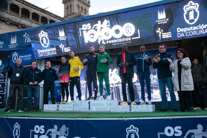 Carlos Mayo e Alice Finot, gañadores absolutos de Os 10.000 peregrinos da Deputación en Santiago