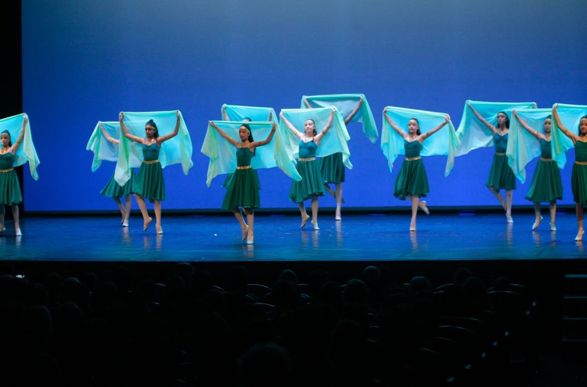O Teatro Colón acolleu a Gala de Fin de Curso do Conservatorio de Danza da Deputación