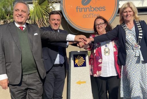 A Deputación da Coruña inaugura a primeira mouteira que sinaliza o Camiño Celta en Irlanda