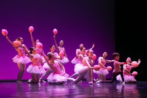 O Teatro Colón convértese en Chocolatia na gala de fin de curso do Conservatorio de Danza da Deputación
