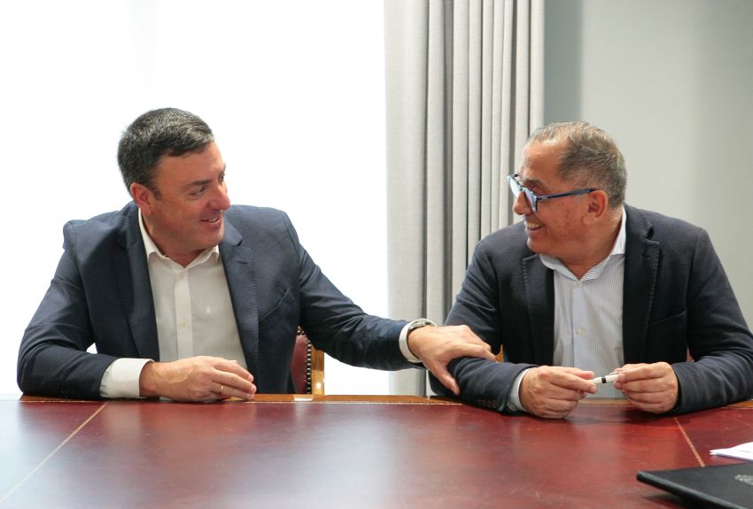 A Deputación financia a reforma das pistas deportivas da rúa Paleo en Carral
