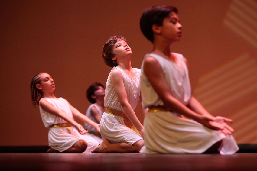O Teatro Colón acolleu a Gala de Fin de Curso do Conservatorio de Danza da Deputación
