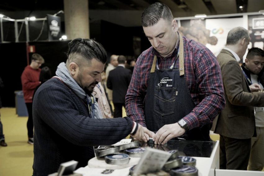 Os cociñeiros Iván Domínguez e Moncho Méndez amosan as potencialidades da alta gastronomía coruñesa en Madrid Fusión