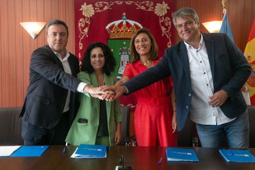 A Deputación da Coruña, a Xunta de Galicia e os concellos de Cee e Corcubión selan o acordo para construír a nova EDAR, cun investimento de 14 millóns de euros