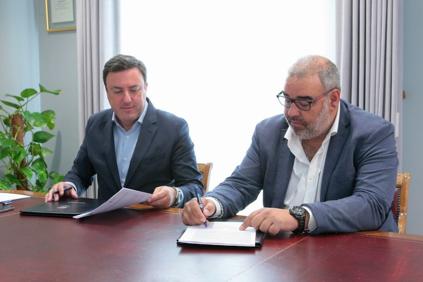A Deputación e o Concello de Sobrado destinan 239.000 euros para cofinanciar as obras de mellora de varios camiños e pistas