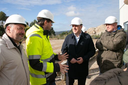 A Deputación e o Concello de Arteixo supervisan o avance das obras do novo parque comarcal de bombeiros de Morás, que estará rematado en xaneiro de 2026