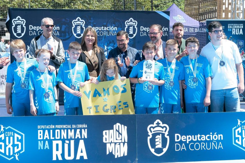 Éxito da Copa Deputación de Balonmán na Rúa en Ferrol