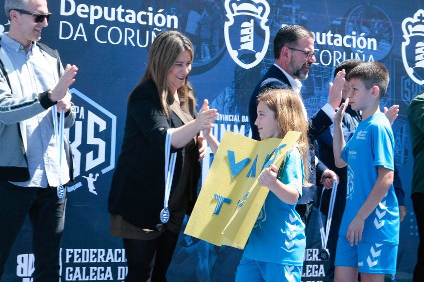 Éxito da Copa Deputación de Balonmán na Rúa en Ferrol