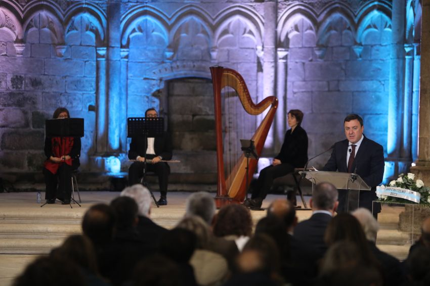 A Deputación da Coruña honra a figura de Castelao no 75º cabodano do seu pasamento