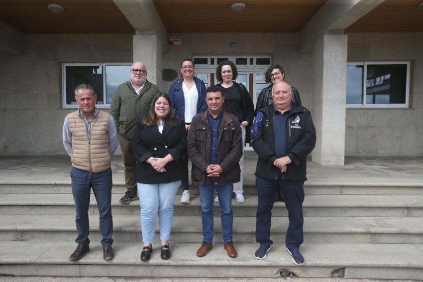 A deputada de plans provinciais, Cristina García, presenta en Laxe os investimentos do Plan único da Deputación