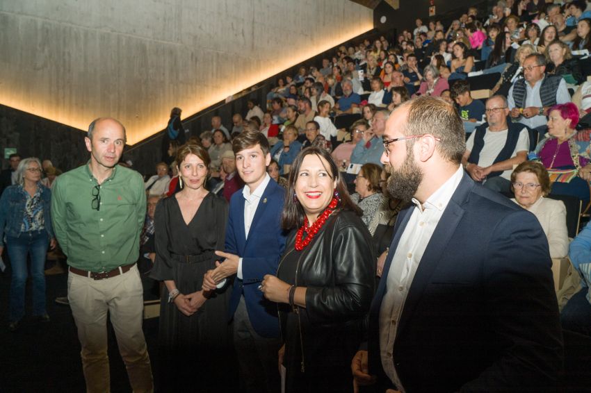 O novo auditorio de Ribeira acolleu o concerto da Orquestra Sinfónica de Galicia