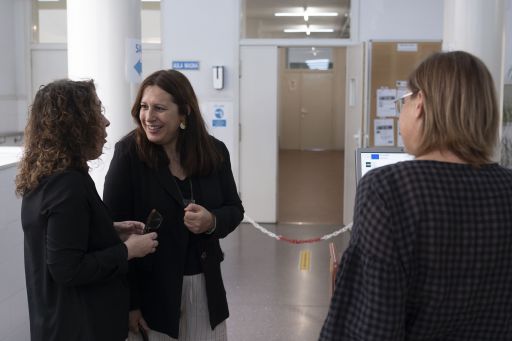 Natividade González visita a sede coruñesa da UNED e confirma o apoio da Deputación á oferta cultural do centro