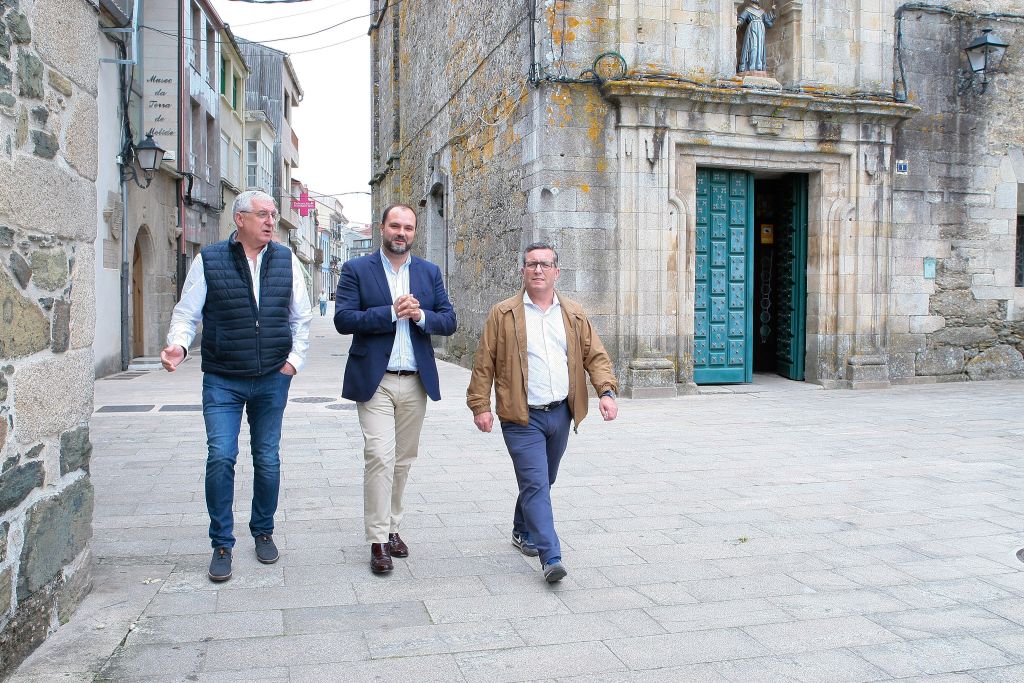 A Deputación remata a renovación da avenida de Toques e Friol, vía de entrada do Camiño Primitivo no Concello de Melide