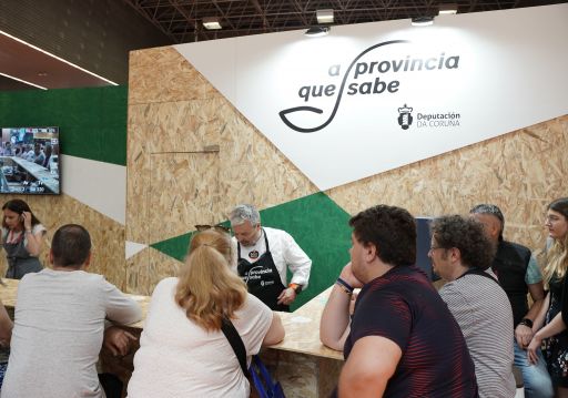 O cociñeiro Antonio Amenedo, do Pazo de Santa Cruz de Mondoi, protagoniza o showcooking da Deputación na segunda xornada da Feria de Bilbao