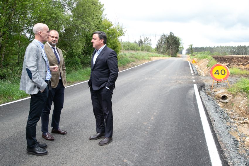 Formoso visita Inleit en Curtis: “É un exemplo de que a innovación e o aproveitamento dos recursos locais poden xerar valor engadido e emprego no rural galego”