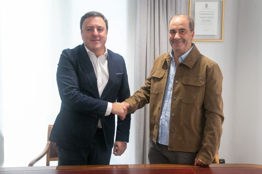 A Deputación financia con 52.000 euros unha oficina móbil para as probas da Federación Galega de Automobilismo