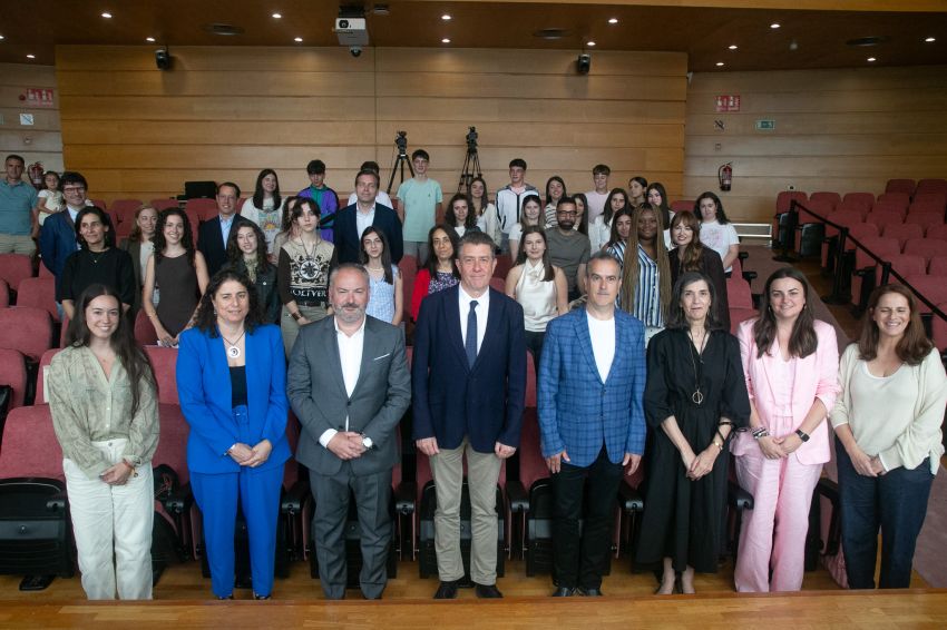 A Deputación pon en valor nos Premios Isabel Zendal o pensamento crítico como “a mellor vacina contra a desinformación”