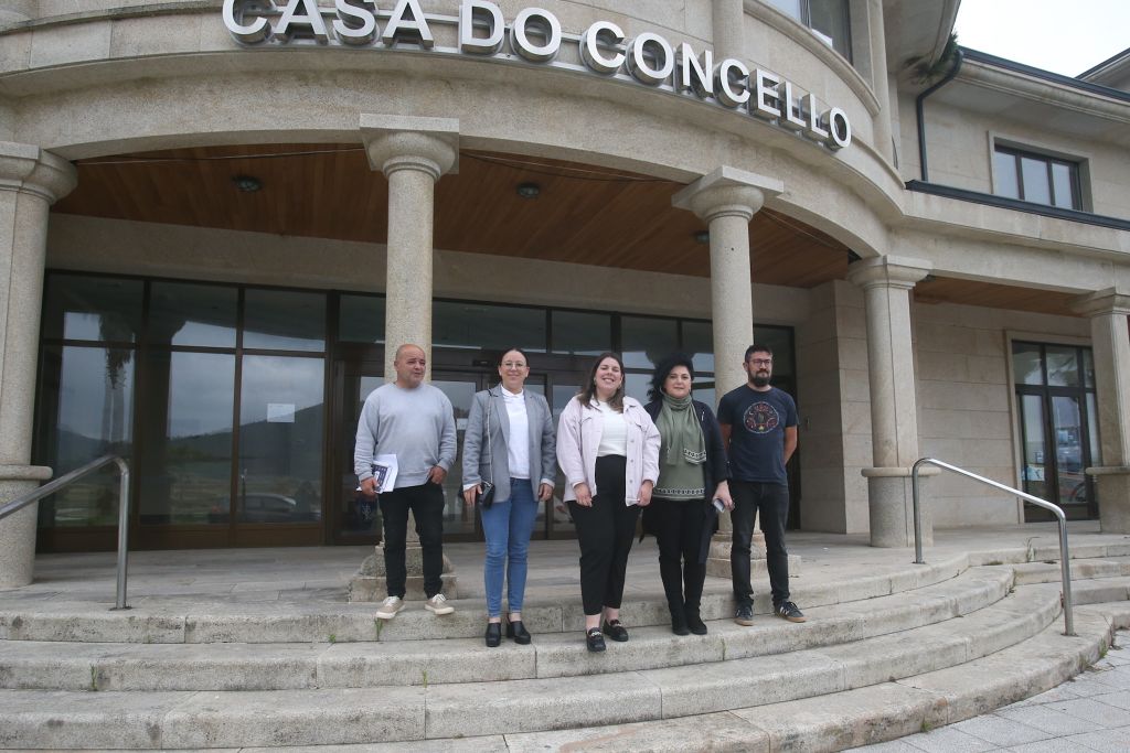 Cariño acolle a visita da deputada de plans provinciais, Cristina García Rey, que presentou os datos do Plan Único