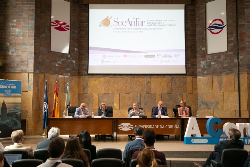 O vicepresidente, Xosé Regueira, inaugura o  V Congreso internacional de socioloxía e antropoloxía do turismo