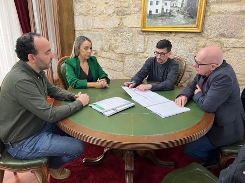 Regueira destaca en Padrón “o gran potencial deste concello de especial relevancia turística”