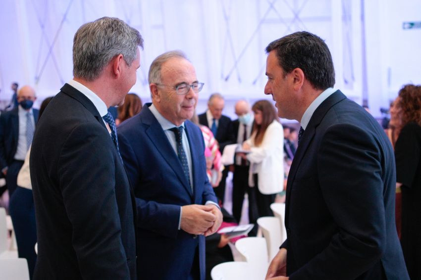 Formoso felicita as persoas galardoadas coas Medallas de Galicia e destaca a súa  implicación na promoción do Camiño de Santiago