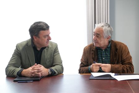 Inaugurada a exposición Golfiños na Proa na Lonxa de Fisterra